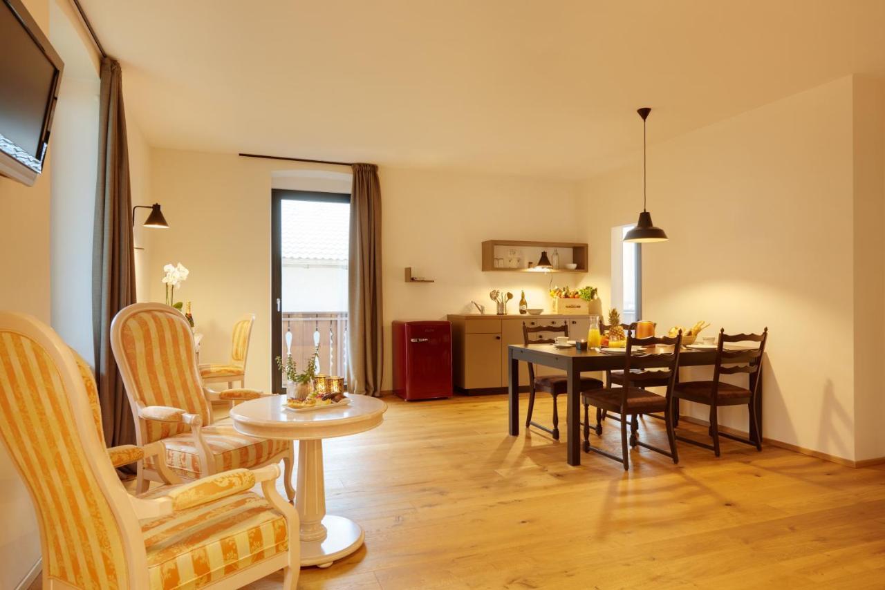 Historic Guesthouse Bircher B&B Apartments Near Sterzing Campo di Trens Bagian luar foto