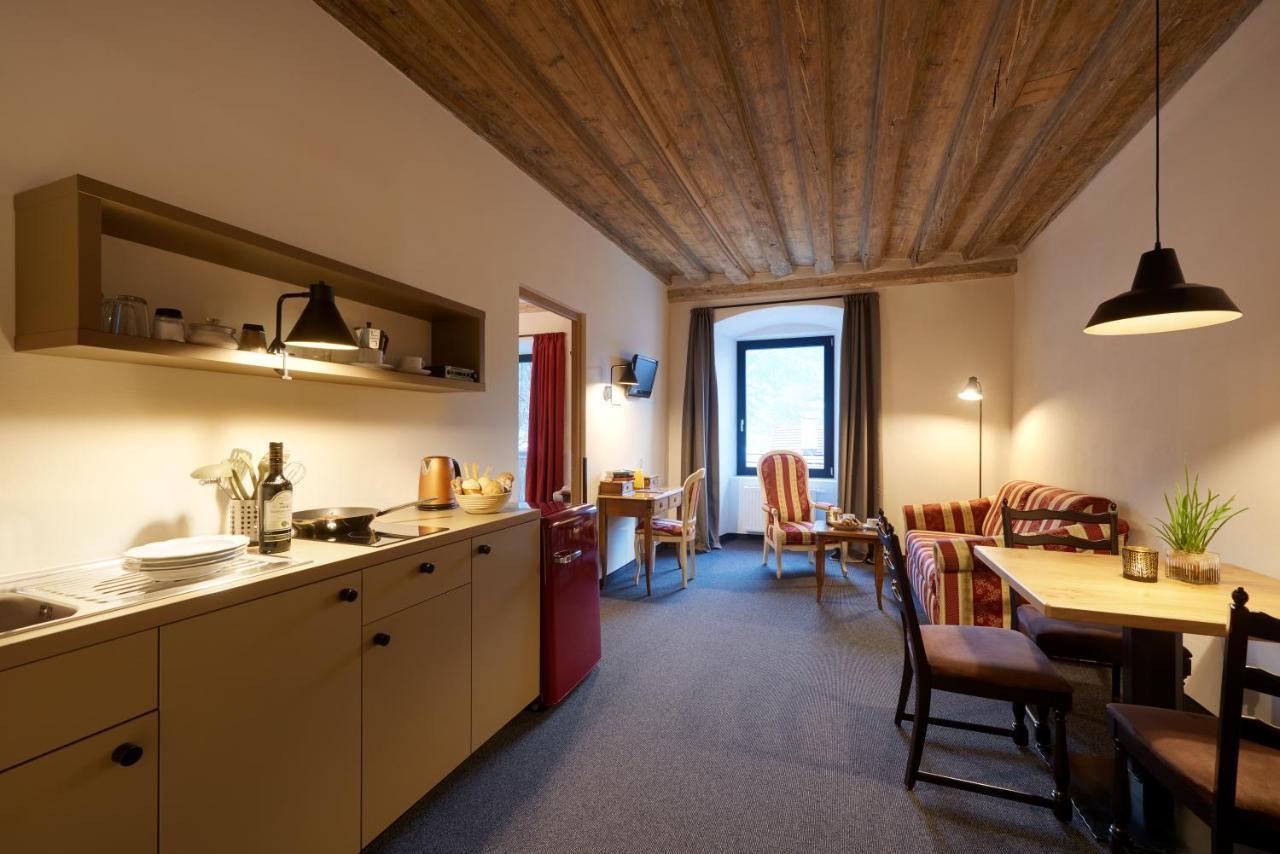 Historic Guesthouse Bircher B&B Apartments Near Sterzing Campo di Trens Bagian luar foto